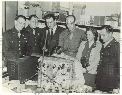 1945 press photo lieutenant - 1945,