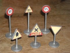 Vintage Dinky 771 6x International Road Signs Danger 30 Priority 5T.5 Rail Cross