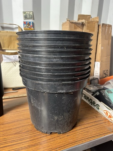 10x large black plastic - 10x,