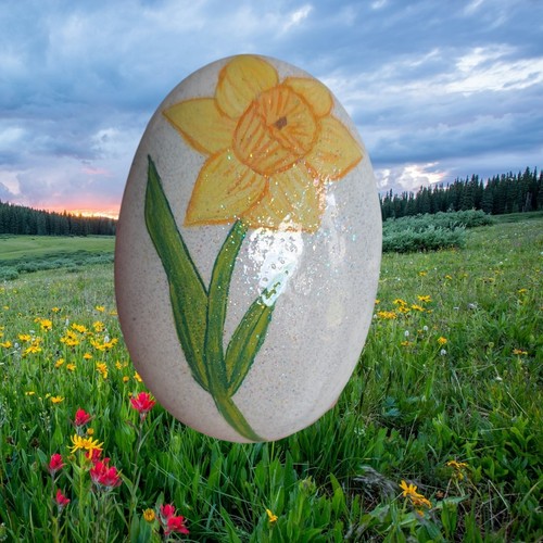 Hand painted pebble daffodil - pebble,