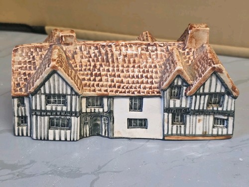 Tey pottery swan inn - tey, lavenham