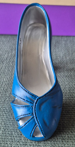 Just the right shoe new - right, "new