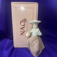 Lladro NAO - Girl with Flower