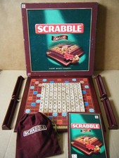 "SCRABBLE DELUXE" Word game