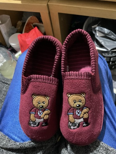 Bnwot west ham slippers - west, size