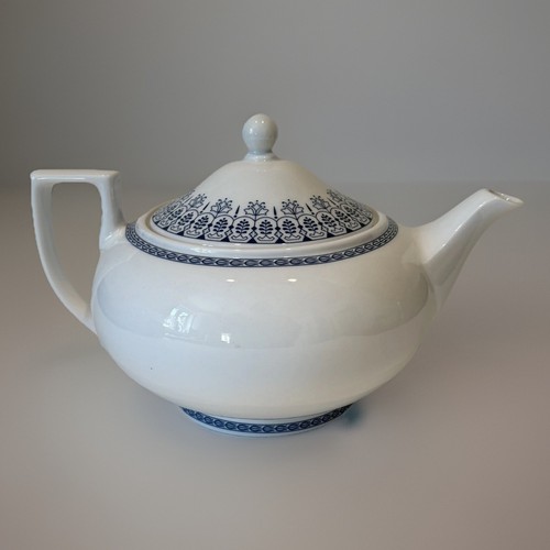Wedgwood blue tonquin teapot - tonquin,