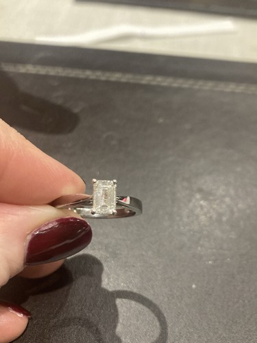 Emerald cut diamond - 1.01,