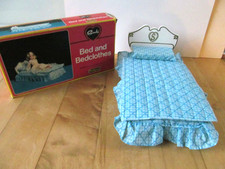 VINTAGE SINDY DOLL BED &