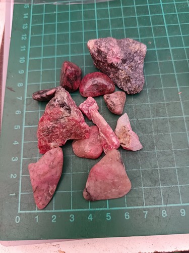 Rhodonite crystals - rhodonite,
