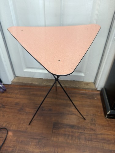 Mid century pink - mid,