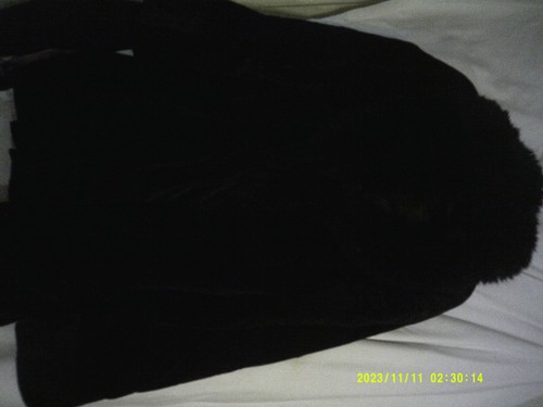 Black four seasons - black,