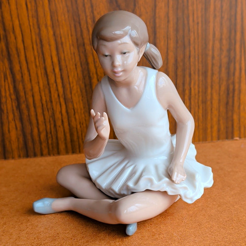 Nao lladró seated - nao,