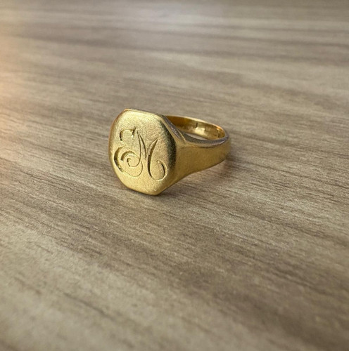 Traditional 18ct yellow gold - 18ct,