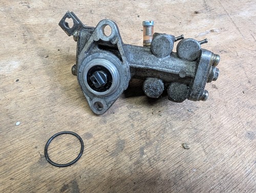 Suzuki rg500 oil pump - rg500,