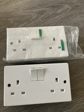 2x Vintage Crabtree 13A 2 Gang Double Switched Sockets White NOS