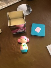 Momiji doll PINKU with tin