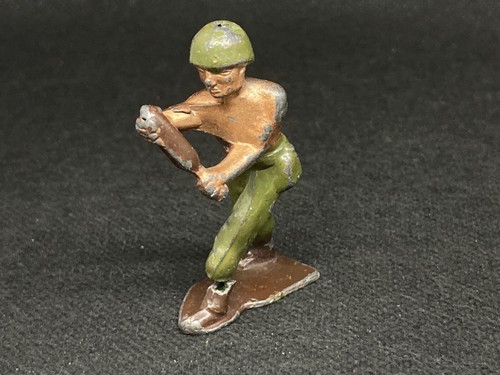 Bronzed mortar team - team, soldier