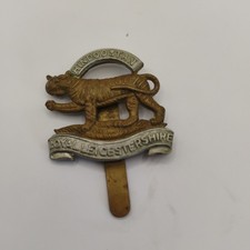 ROYAL LEICESTERSHIRE CAP BADGE