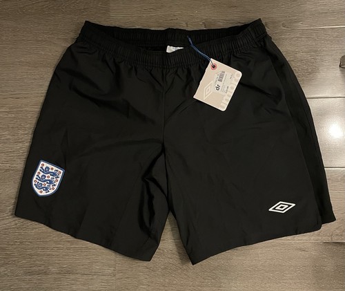 Black england shorts umbro - black,