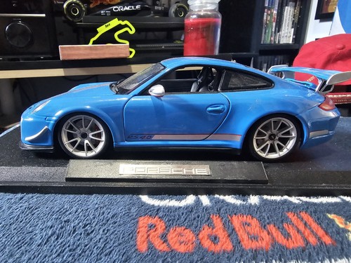 Scale burago porsche - scale,