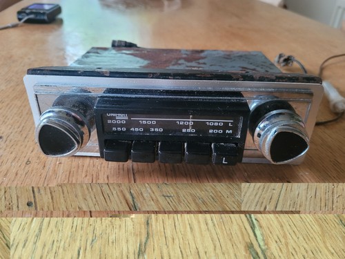 Vintage unipart car radio - ,