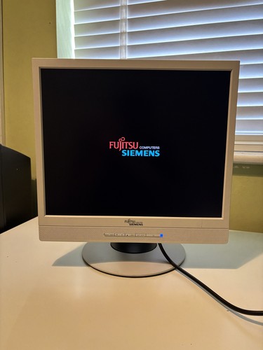 Fujitsu lcd vertical pivot - fujitsu,