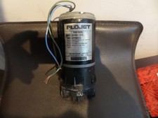 FLOJET CARPET CLEANING MACHINE