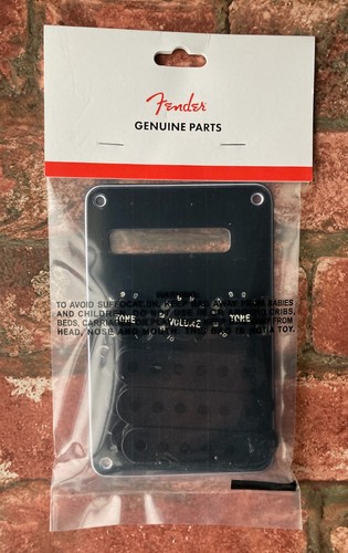 Fender black strat plastics - black,