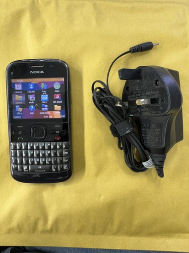 Nokia black silver - e5-00,