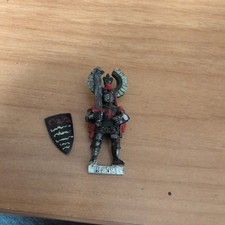 Bretonnian Questing Knight On Foot Warhammer Paladin / Hero / Quest (metal).