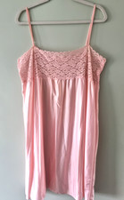 Vintage UK:24/26 Shapely Lady