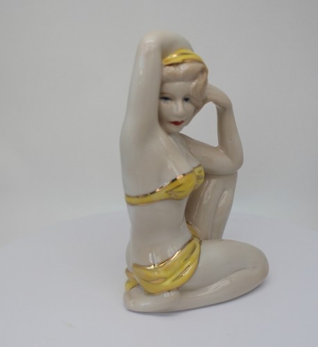 Figurine bathing beauty - bathing,