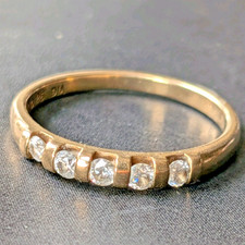 9ct Gold 0.25 CT Carat Diamond 5 Stone suspension set Ring Size Q