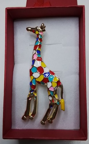 Beautiful giraffe brooch pin - brooch,