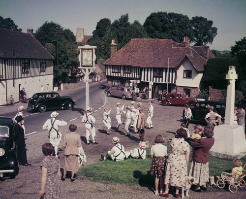 Morris dancers ightham - at,