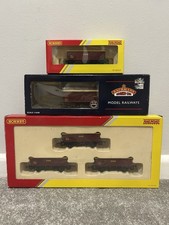 Hornby R6367 OO Gauge EWS Coal