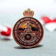 Thiepval Pin Badge,lest We