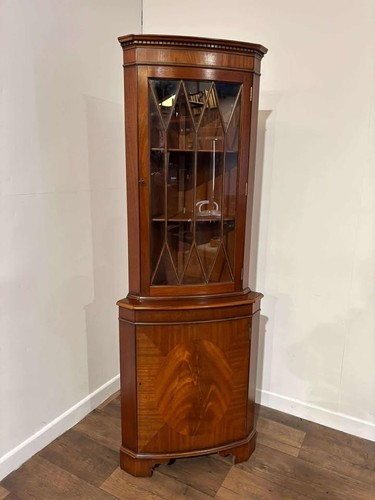 Reproduction mahogany corner - reproduction,