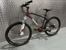Giant Revel Medium Frame 26 Inch Wheels Mountain Bike