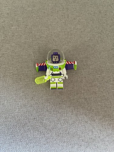 Green purple buzz - buzz, lightyear