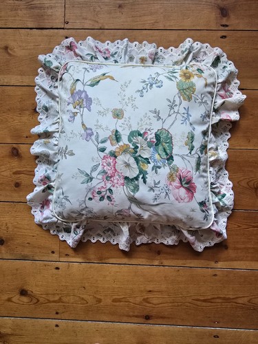 Dorma floral cushion - v&a,