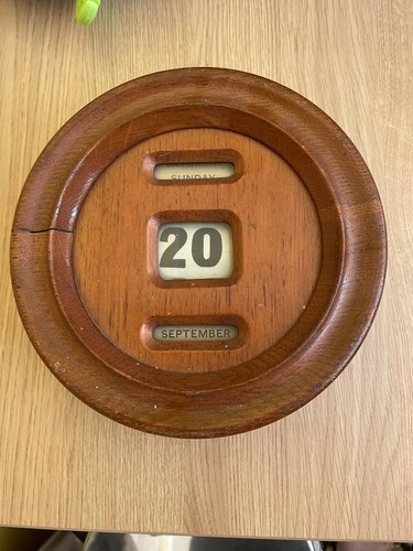 Vintage calendar wall mounted - ,