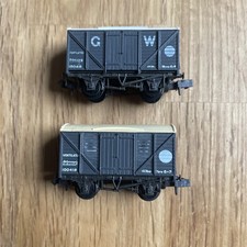 2 Peco N Gauge Twin Vented Ventilated Wagons for GW Grey