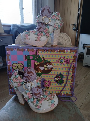 Cosy quilty wedding shoes - quilty,