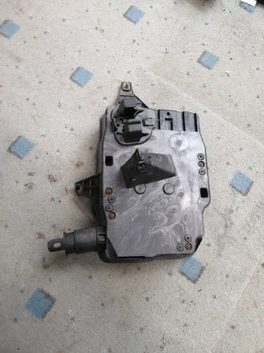 Ford focus ecu retainer box - retainer,