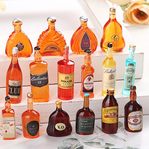 22pc dolls house miniatures - 22pc,