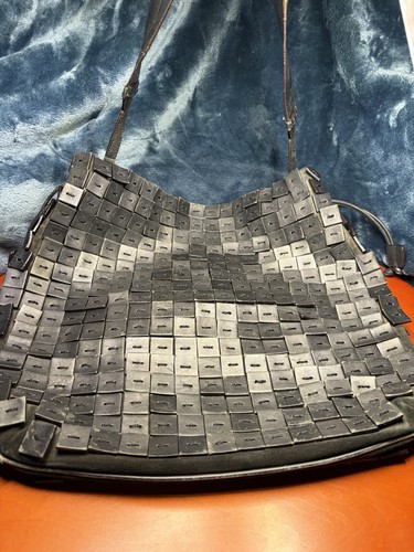 Black italian leather - black,