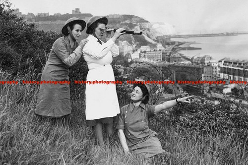 F007133 naafi girls ww2 - f007133,