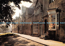 D103289 Bow Window. Chipping Campden. Gloucestershire. Dixon