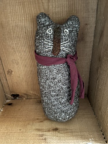 Primitive stitchery kitty - stitchery,